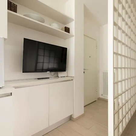 Casa Aleardi Grazioso E Nuovissimo Monolocale Con Balcone アパート *